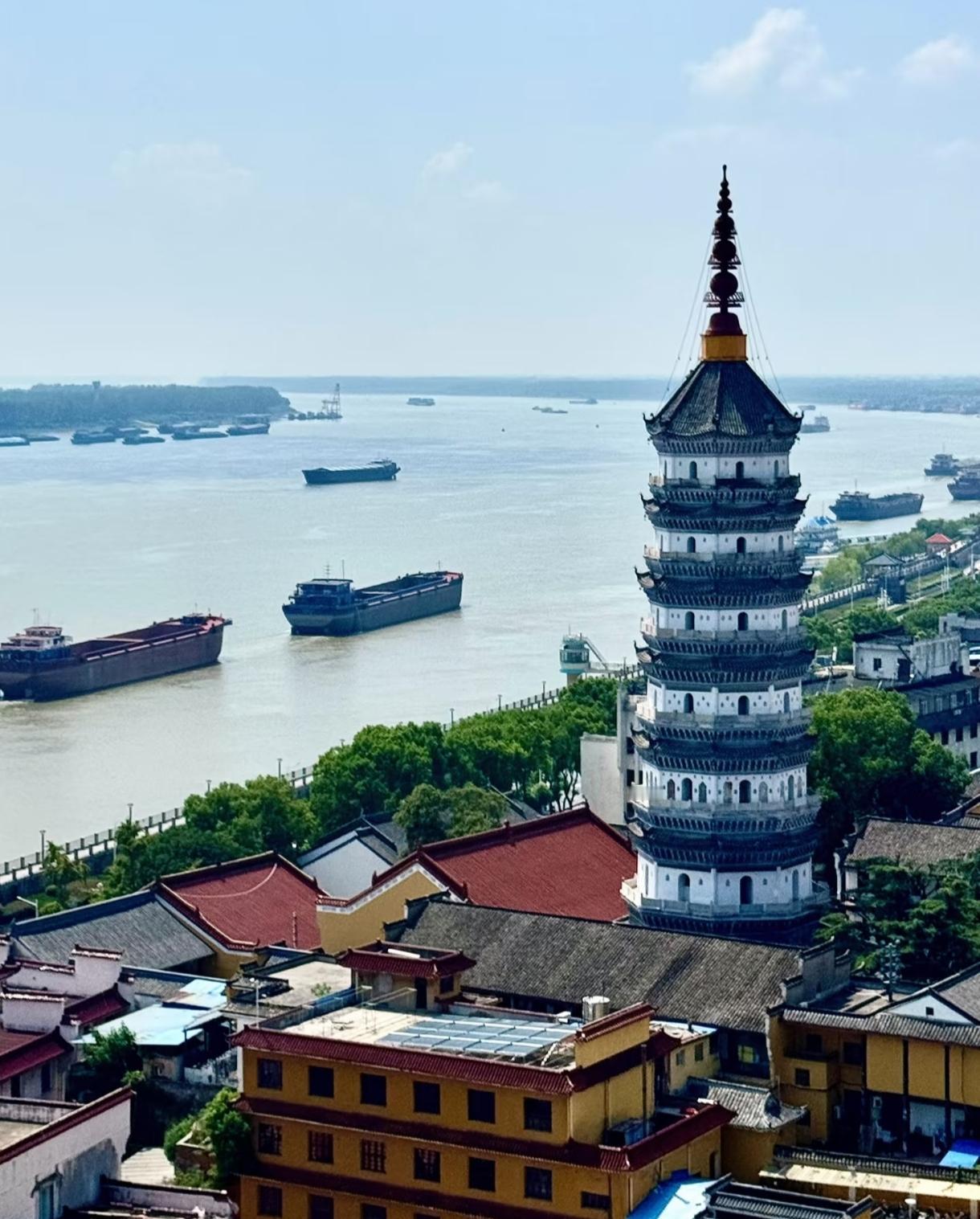 我和《今日头条》的六年恩怨情仇
转眼，我来《头条》已经六年了。
这六年有成功的喜