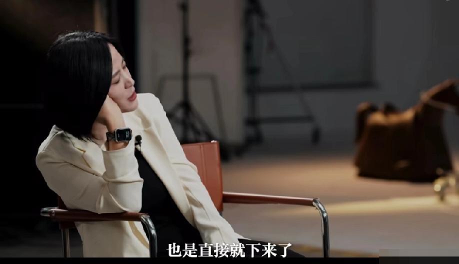 原来采访氛围能这么暖。全红婵接受采访时总显得不自在，其实真的不是她不配合，最根本