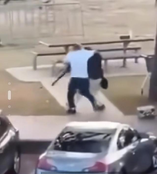 向白衣英雄致敬！
悉尼邦迪海滩突然发生恐袭！
16人遇难，背后却藏着6年的大隐患