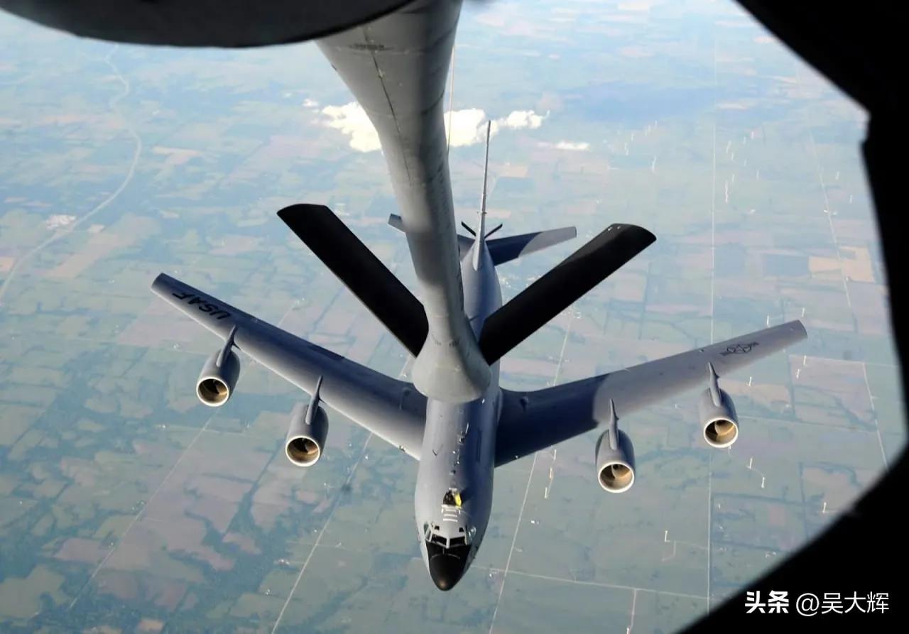 加油机价值五千万美金，五名机组人员，基本上已经灰飞烟灭，加油机一肚子油把人烧成了