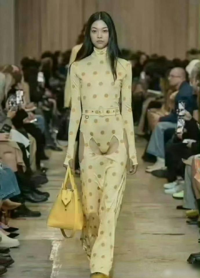 谁知道设计师设计这种衣服的意义是什么？