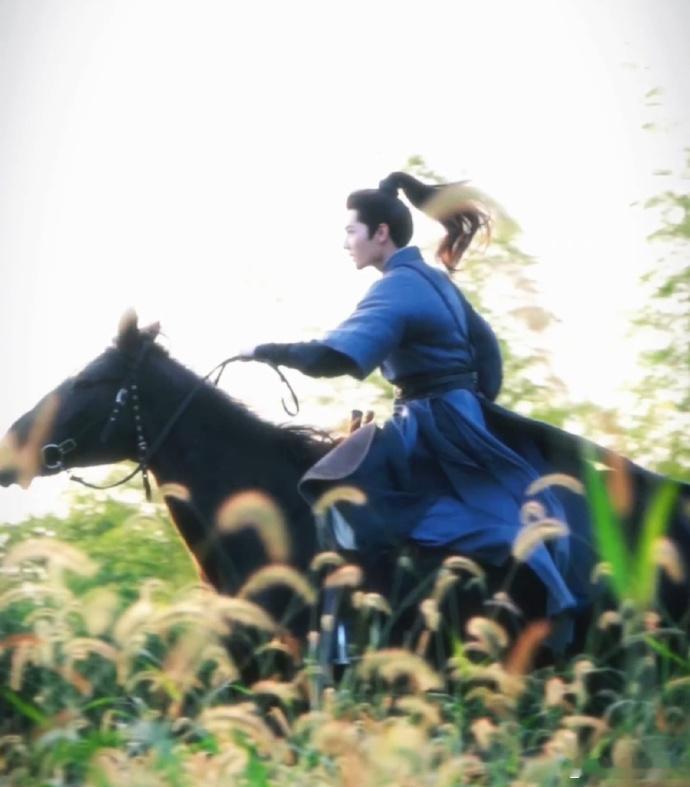 杨洋展昭进行曲 兼具温润风骨与江湖锐气，把少年侠客该有的模样展现得淋漓尽致，和经