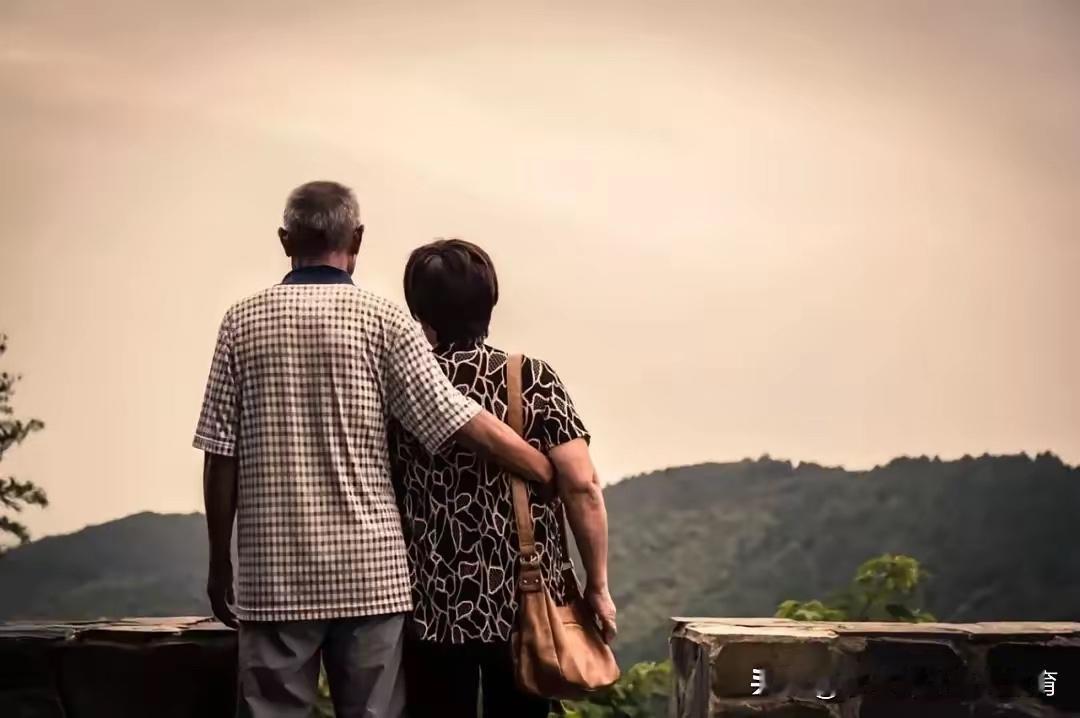 所有儿媳们一定要明白，要清醒：
1、婆婆是唯一不要保姆费，还愿意帮你带娃的人。