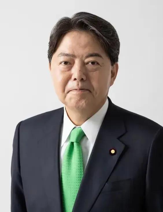 不可思议！  
日本今天突然宣布了！  
8月27日，日本防卫省冲绳防卫局正式通