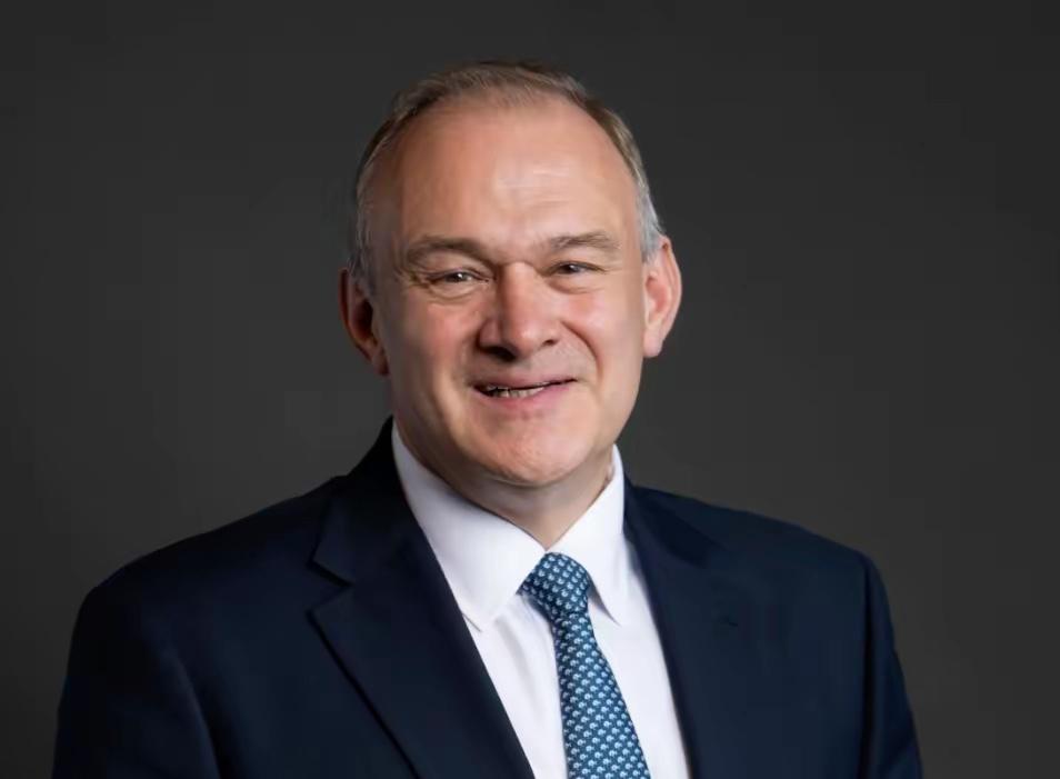 世界人民的“毒瘤”

“特朗普不是英国的朋友，也不是世界的领袖，他就是个危险且腐