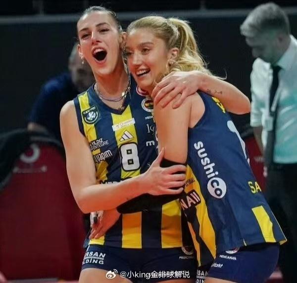 【这是一位高情商的土耳其费内巴切替补二传的回答】:卡拉索伊被记者问到，奥罗缺阵期