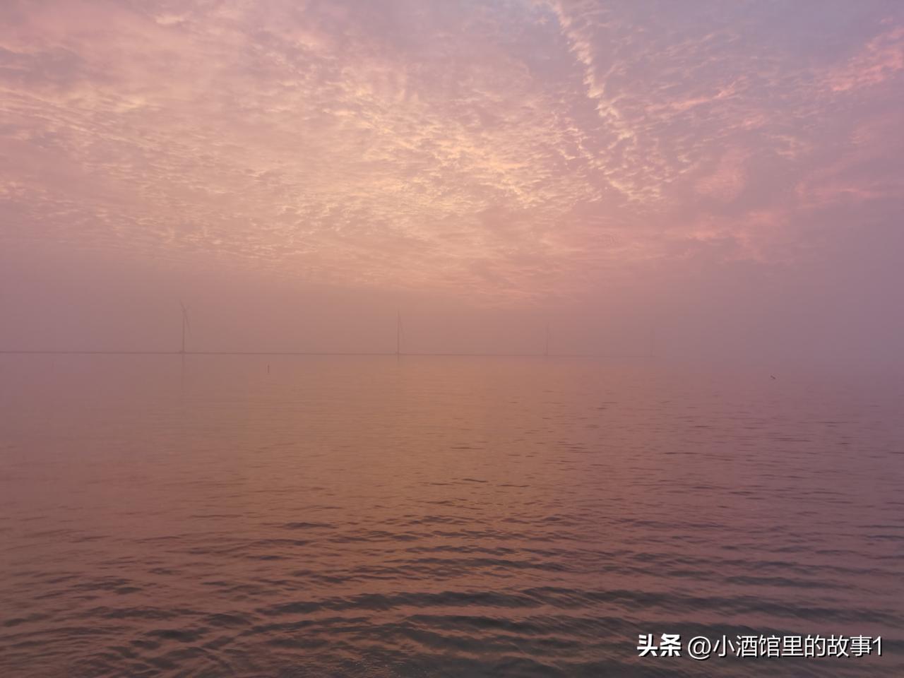 这边的海也很好。
可能是因为地理位置的原因，这边的海痕温暖，下海之后，并不会感觉