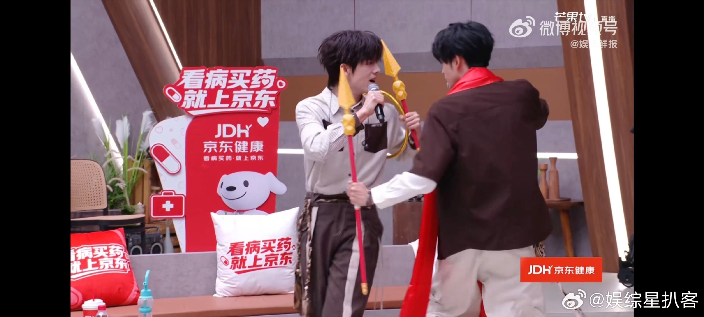 曾辉张卓尔演哪吒支持孙楠曾辉唱小哪吒给孙楠加油曾辉和张卓尔真的像魔童降世，唱小哪
