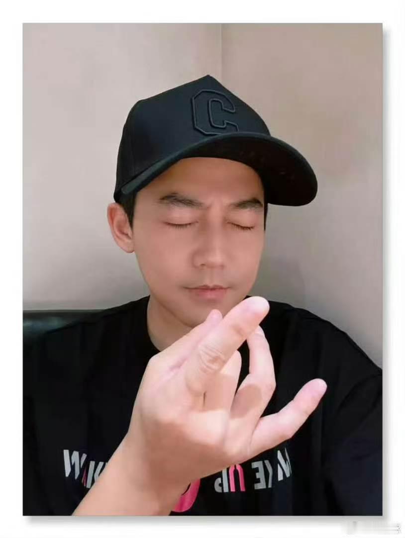 一看电视机质检员就知道是苏醒笑晕了这就是苏醒的口碑吗，哥还能自己玩自己“电视机质