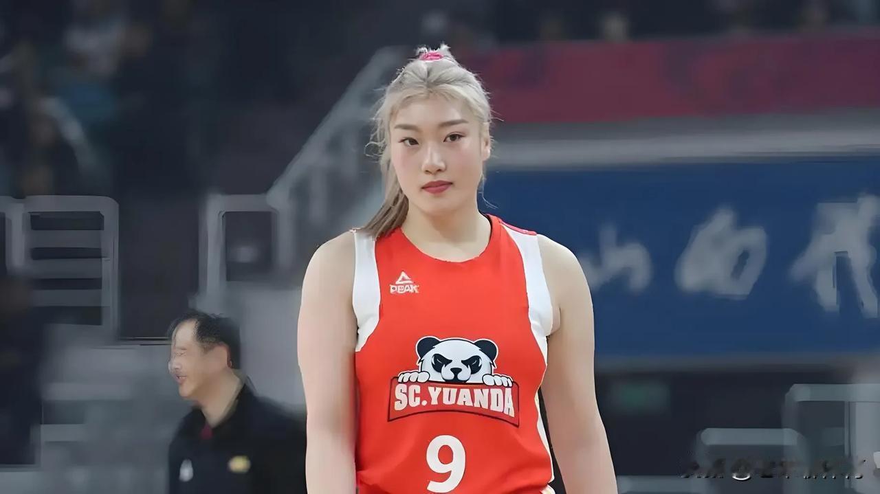 李梦10投10中，打脸宫鲁鸣！
今年女篮亚洲杯，关于宫鲁鸣没有带李梦的决定一直备