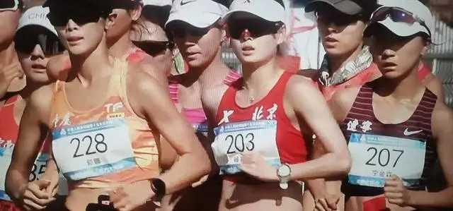 全运会女子20公里竞走杨家玉实现三连冠 山东姜蕴晏获亚军 北京时间11月12日，