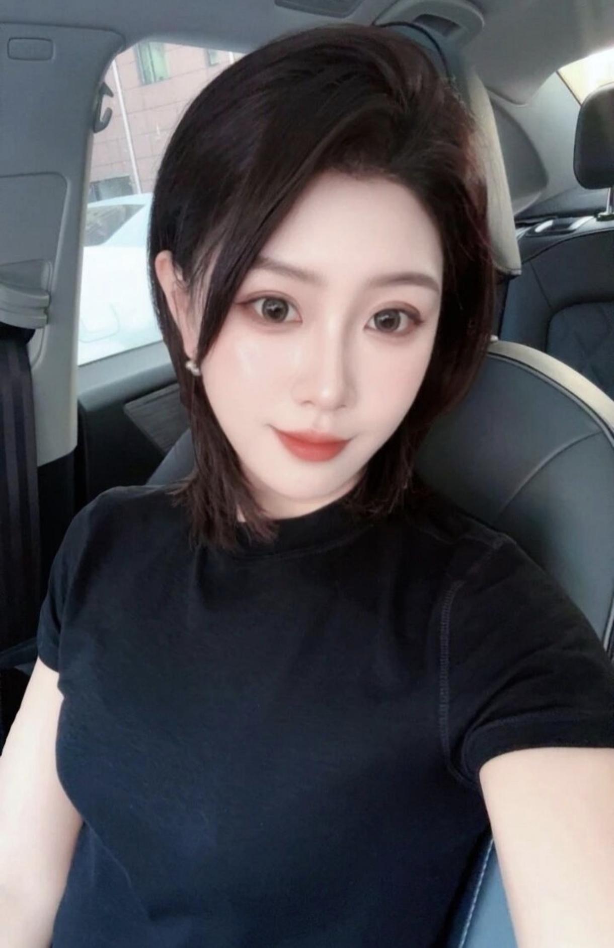 什么样的女人才是真正的魅力女人? 女神美照比拼 表妹今年28岁了，自从开始创业干