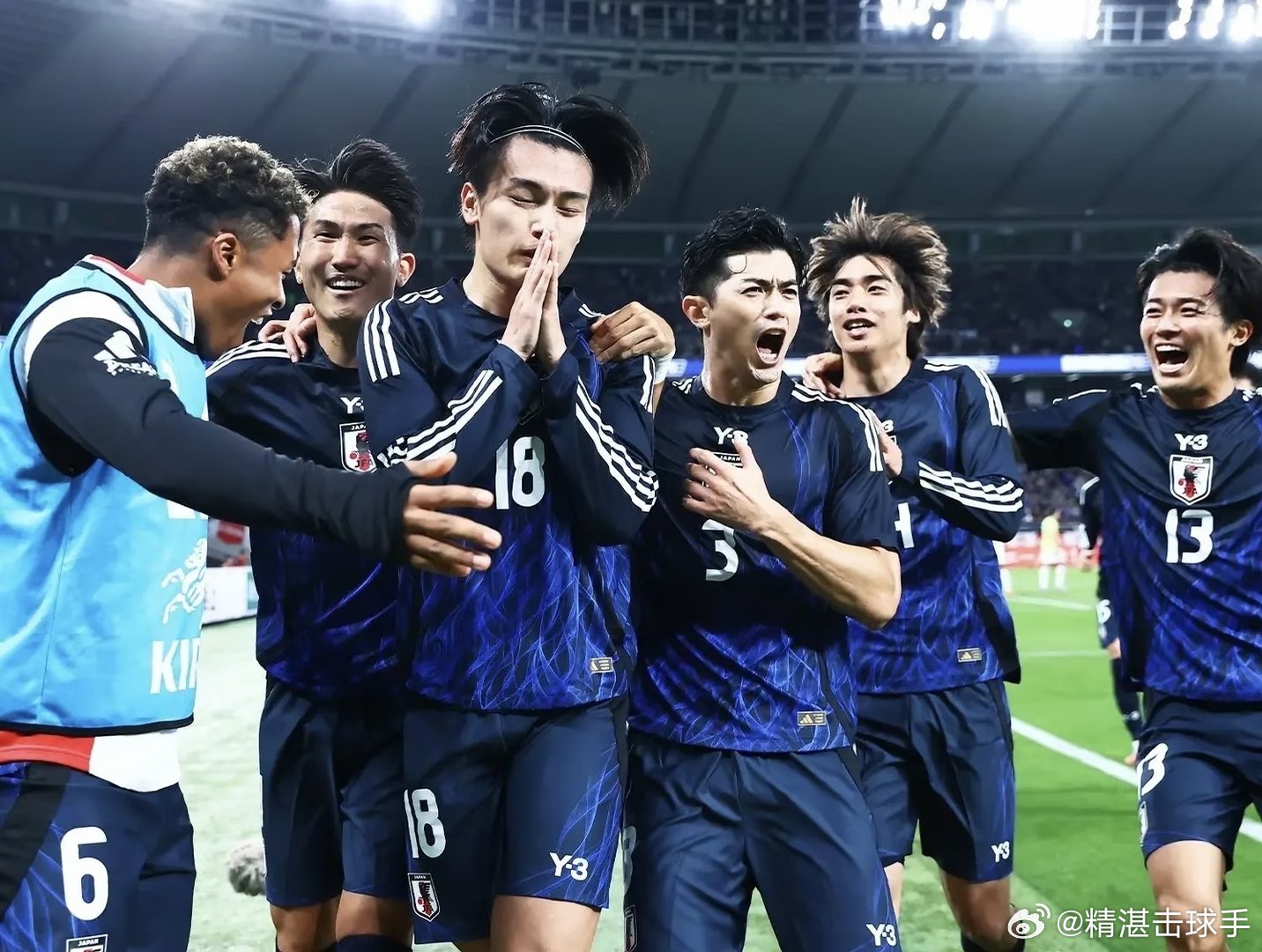 凌晨 1 点巴西 vs 日本，足坛最有故事的对决来了⚽ 几十年日本全盘照搬巴西青