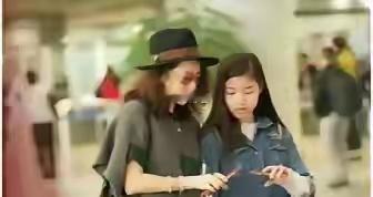 离婚了还管前夫女儿？葛荟婕直播看哭这次真错怪章子怡了！ ​​​