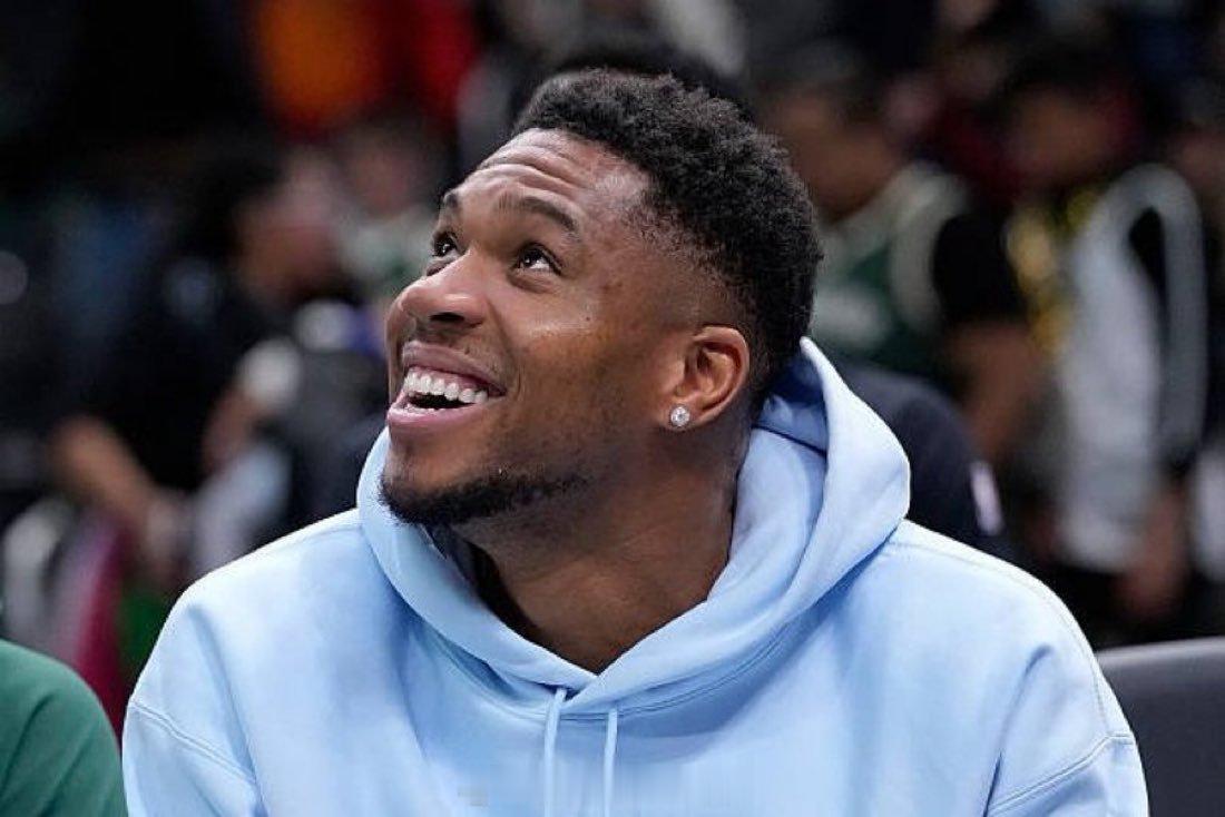 据Michael Scotto报道，雄鹿队目前运作的策略是，字母哥将在交易截止日