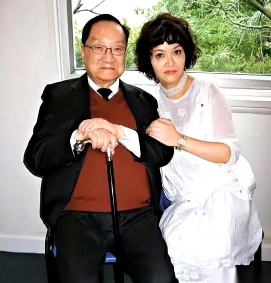 他要离婚，她说，可以。
但那个16岁的女孩，必须做绝育。
他答应了。
话音刚落没