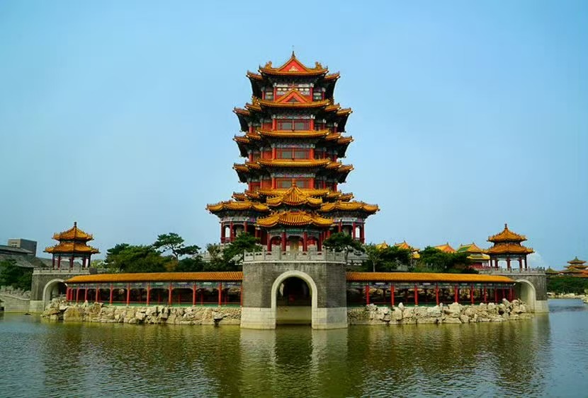 好品山东 朋友们，咱说“好品山东”，可千万别以为就只是吃的用的。山东的好品，有一