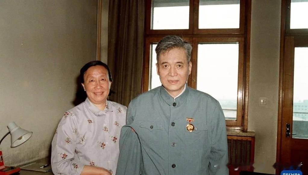 1986年，中央军委正式解密邓稼先的全部工作履历，尘封二十八年的隐秘功绩第一次面