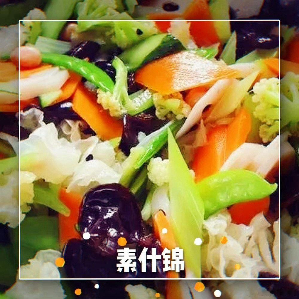 【介似天津味道——学校边的夜市小吃！#寻美天津# 】灯光点点，串联成街。夜色下的