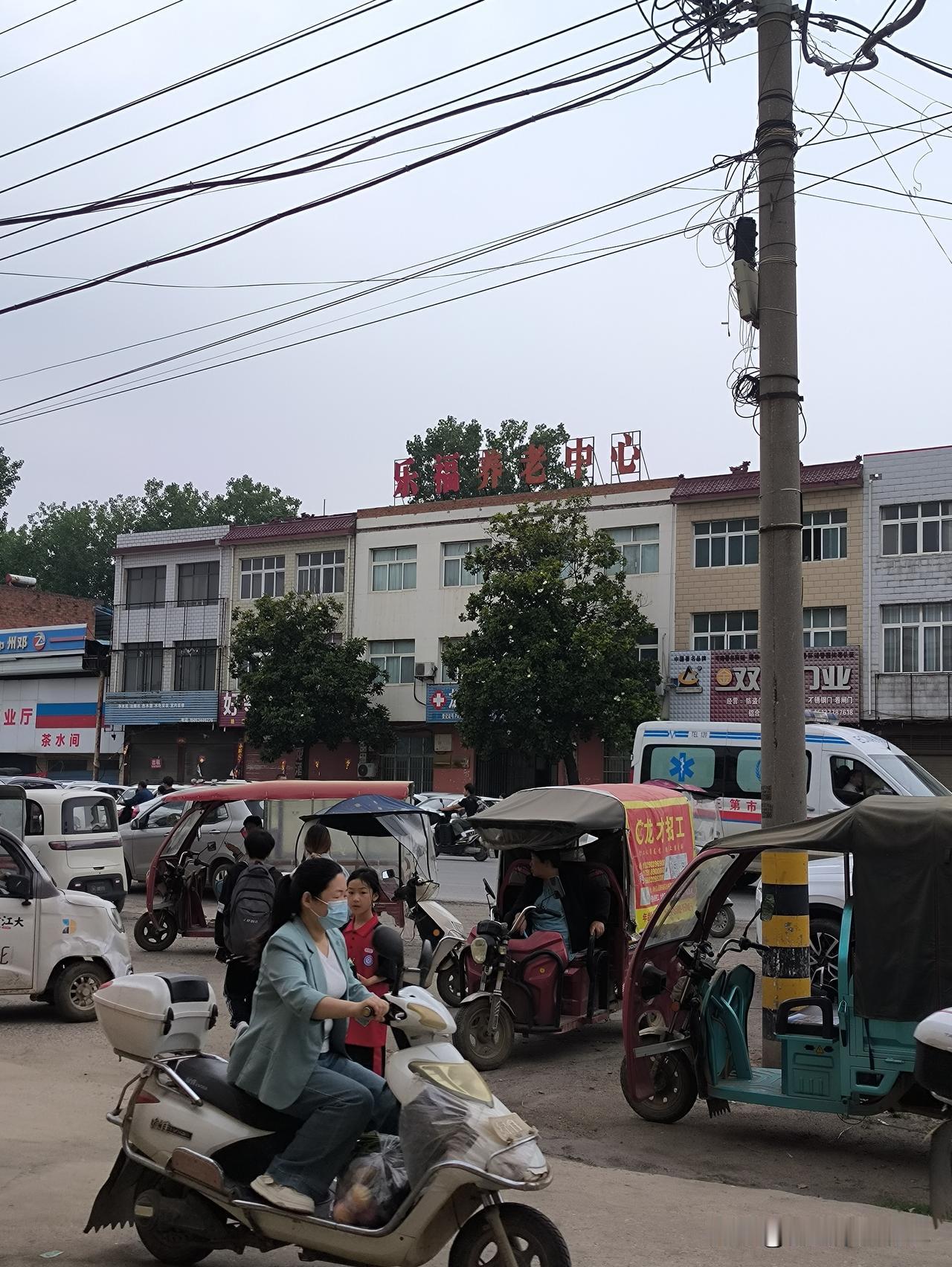 一位八零后说道：“我的父亲没给我留下什么遗产，我算是白手起家。我如今拼命赚钱，就