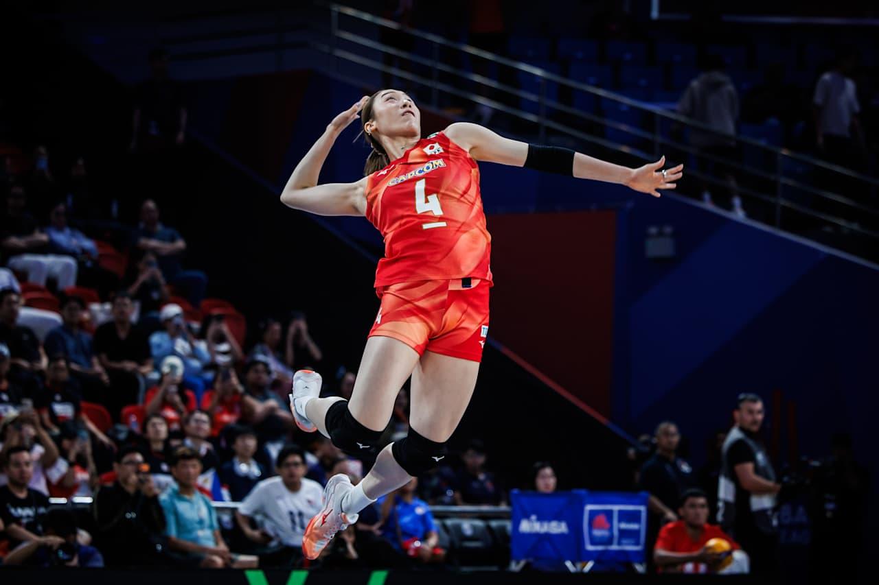 日本女排3-2逆转塞尔维亚，豪取5连胜！在女排世界联赛第二站第一个比赛日中，日本
