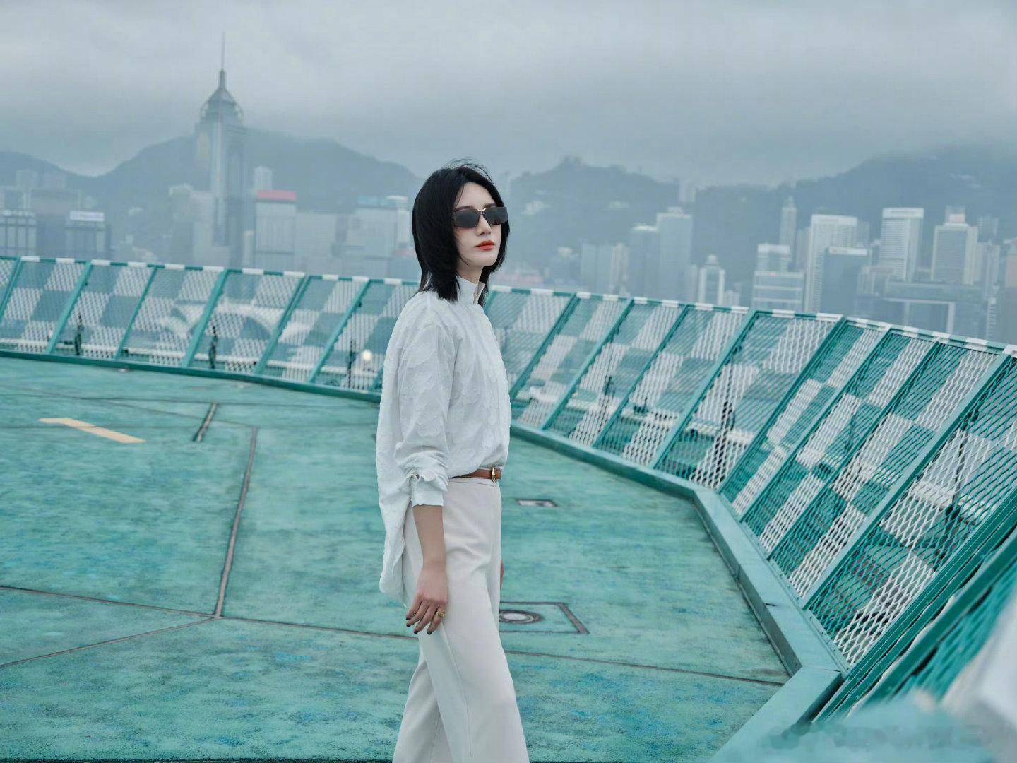 尚雯婕街采被路人拒绝 尚雯婕化身记者勇闯纽约，街采过程可谓是“历经磨难”。看她屡