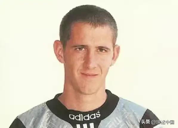 法布雷斯来中国两年，他说最大的收获是认了中国爸爸，那就是1999年辽宁队的主教练