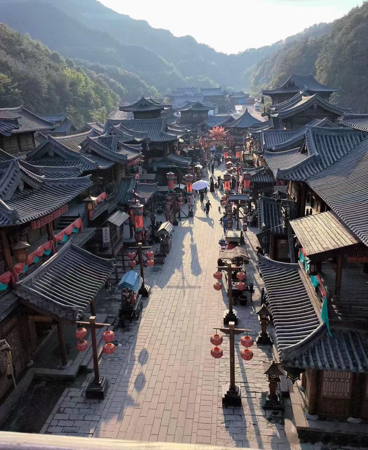 影视行业内容审美大于男帅女美 不少观众看剧只讨论演员长相，忽略故事逻辑与人物塑造