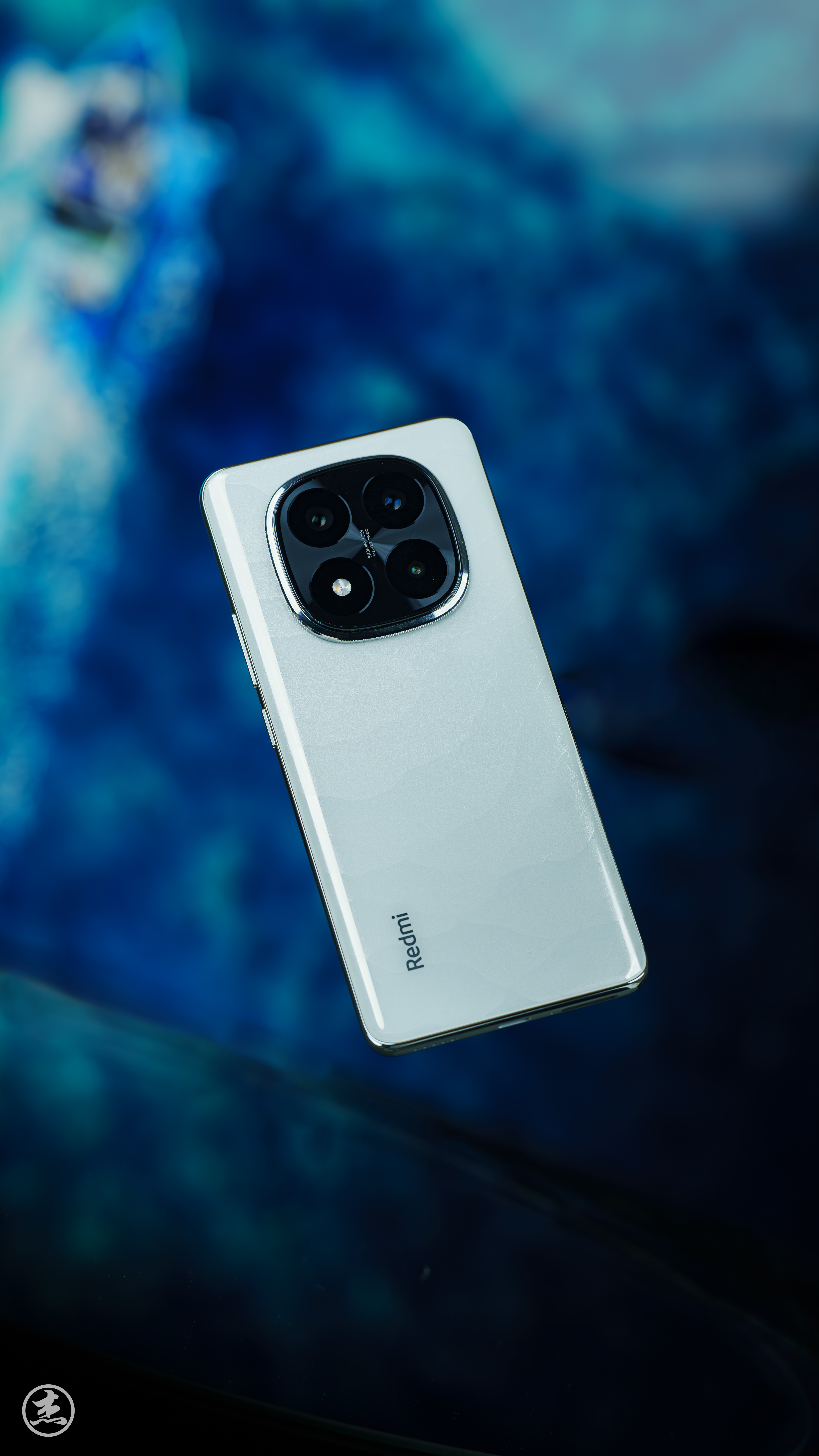 Redmi Note 14 Pro+「镜瓷白」优雅开箱！肉眼可见的旗舰质感，防摔