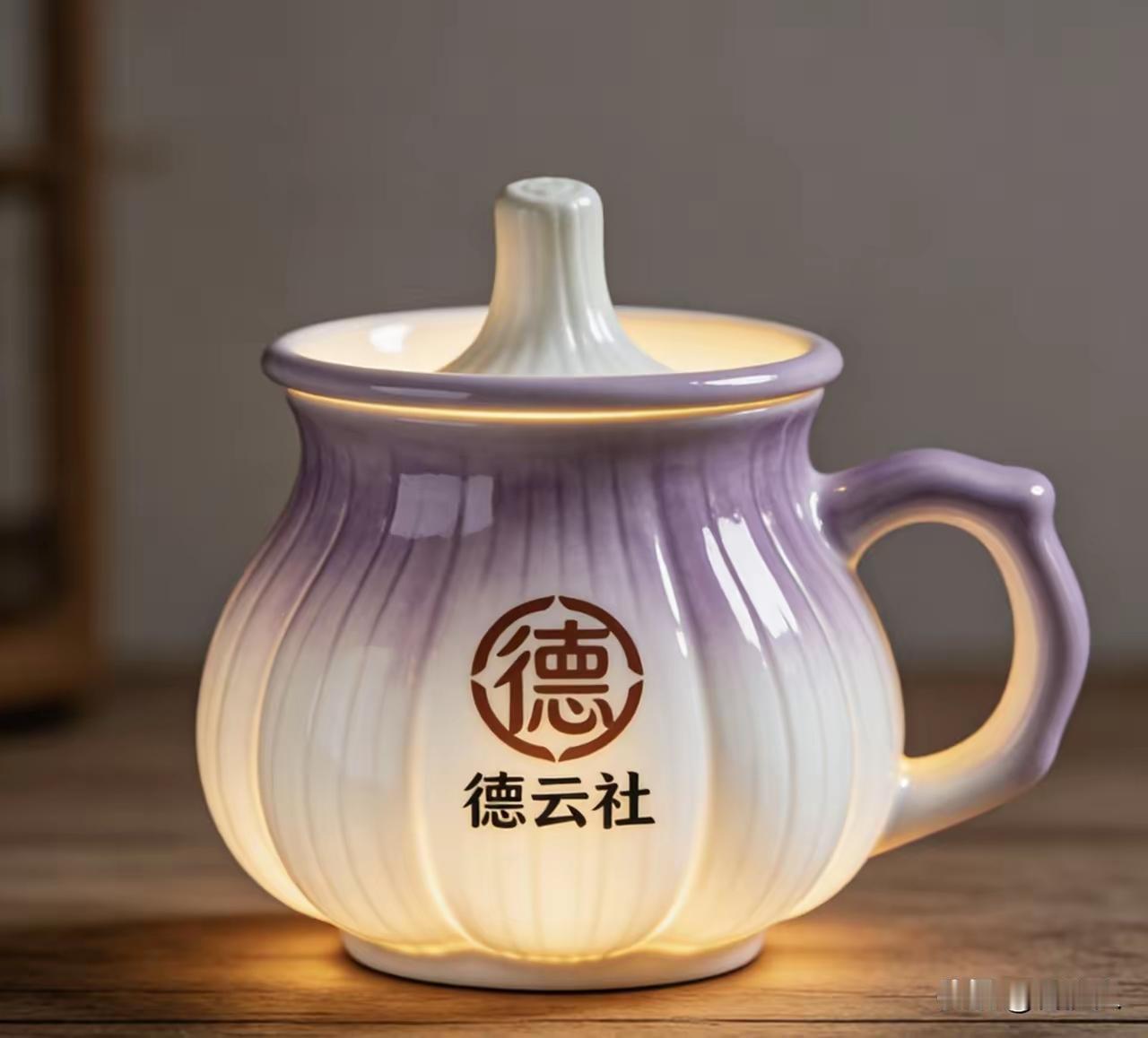 坐在德云社，端着大蒜杯喝咖啡听相声，会是一种多爽的心情。
别看城市差别很大，什么