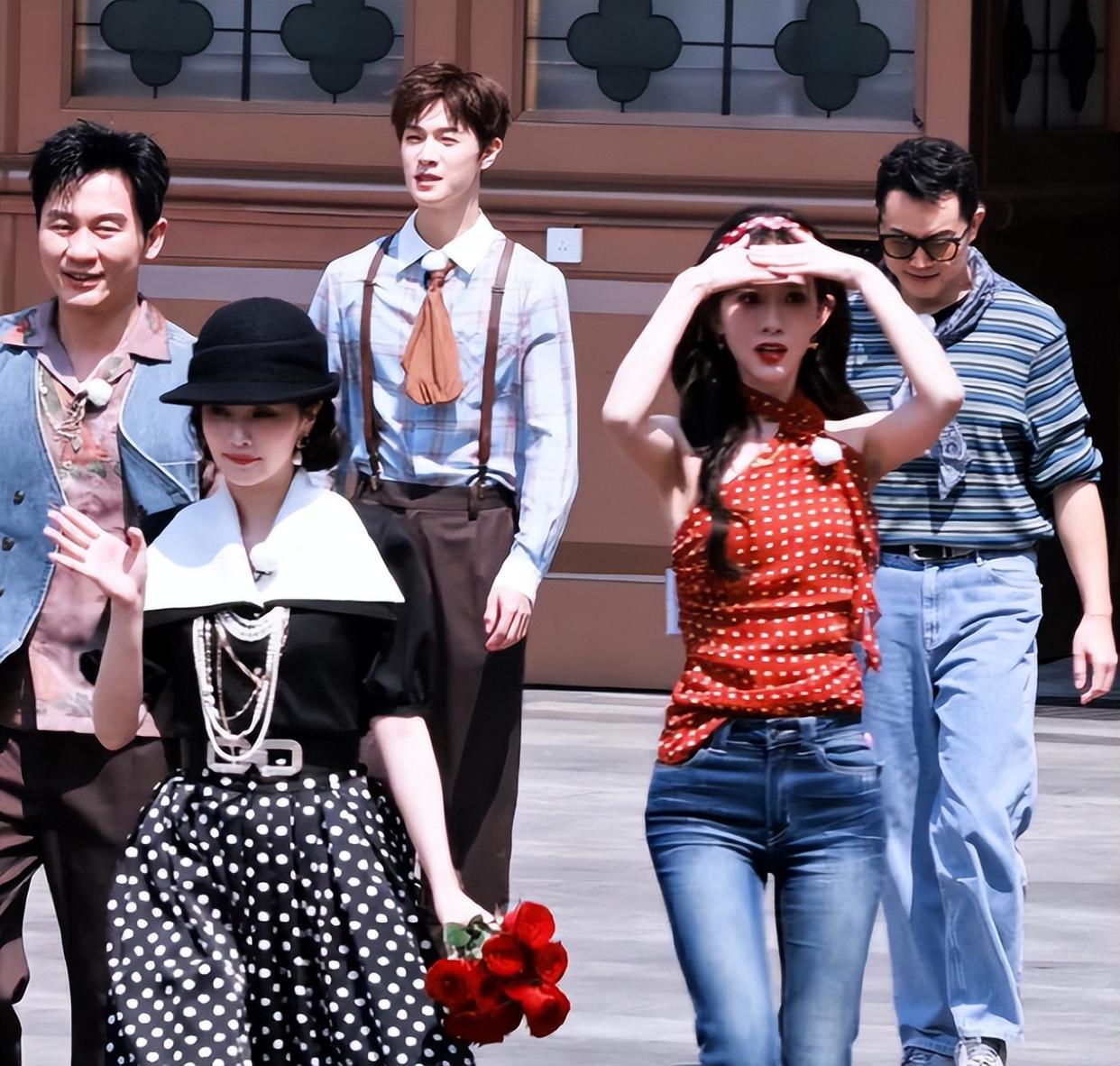 白鹿《奔跑吧》民国路透太迷人！孟子义复古惊艳，陈哲远有点潮！ 