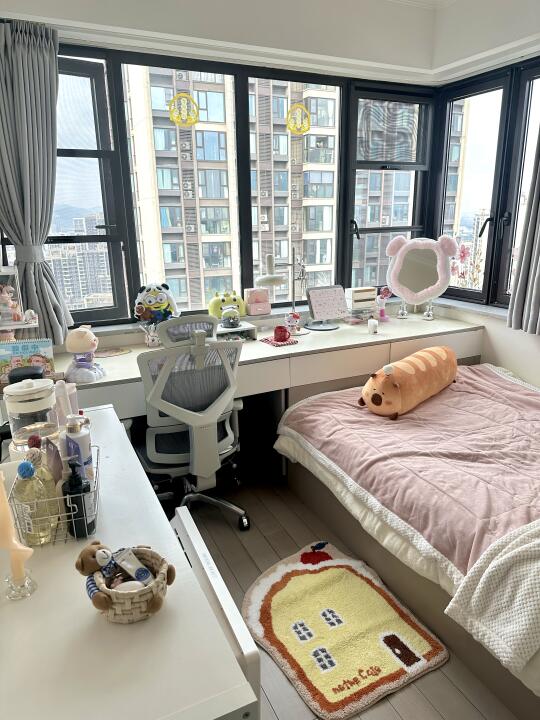 Welcome to my bedroom decorated with pdd