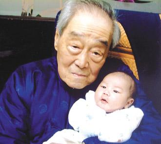 中国最牌面的婴儿，出生时军队保护产房，国家鸣13响礼炮为他庆生！

虽然现在每个