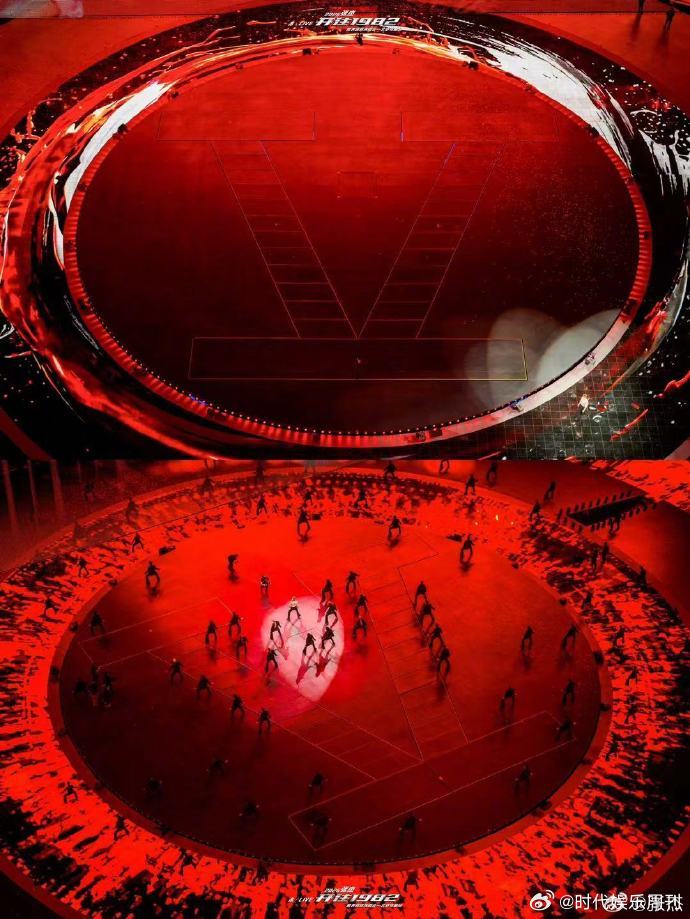 张杰唱天下时穿的披风好懂事唱《天下》的张杰，披风是最佳助攻，随风而动的弧度恰到好