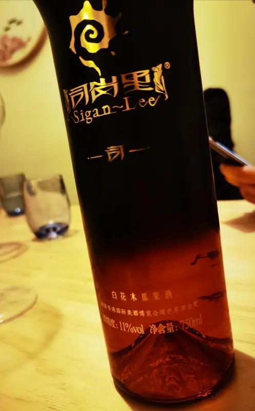 看到“浊酒一杯交挚友”这个上联，瞬间来了兴致。这上联描绘出一种质朴又真挚的交友场