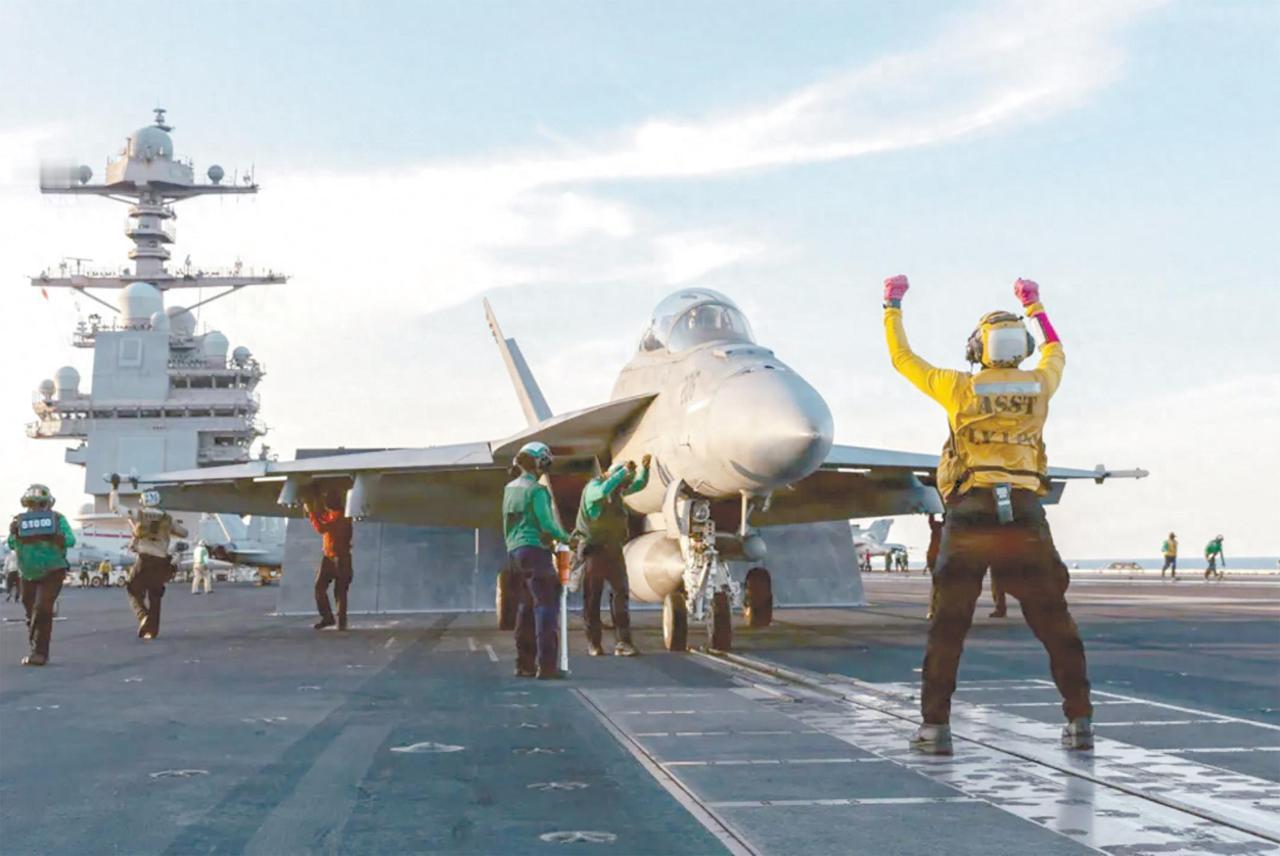 特朗普：没人比我更懂航母。


10月28日，特朗普访日期间，在美军“华盛顿”号