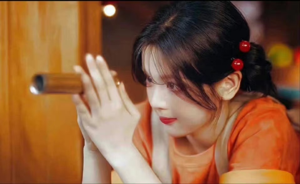 #杨超越cos小丸子# 真人版小丸子出击！不能说毫无关系只能说一摸一样～新歌这熟
