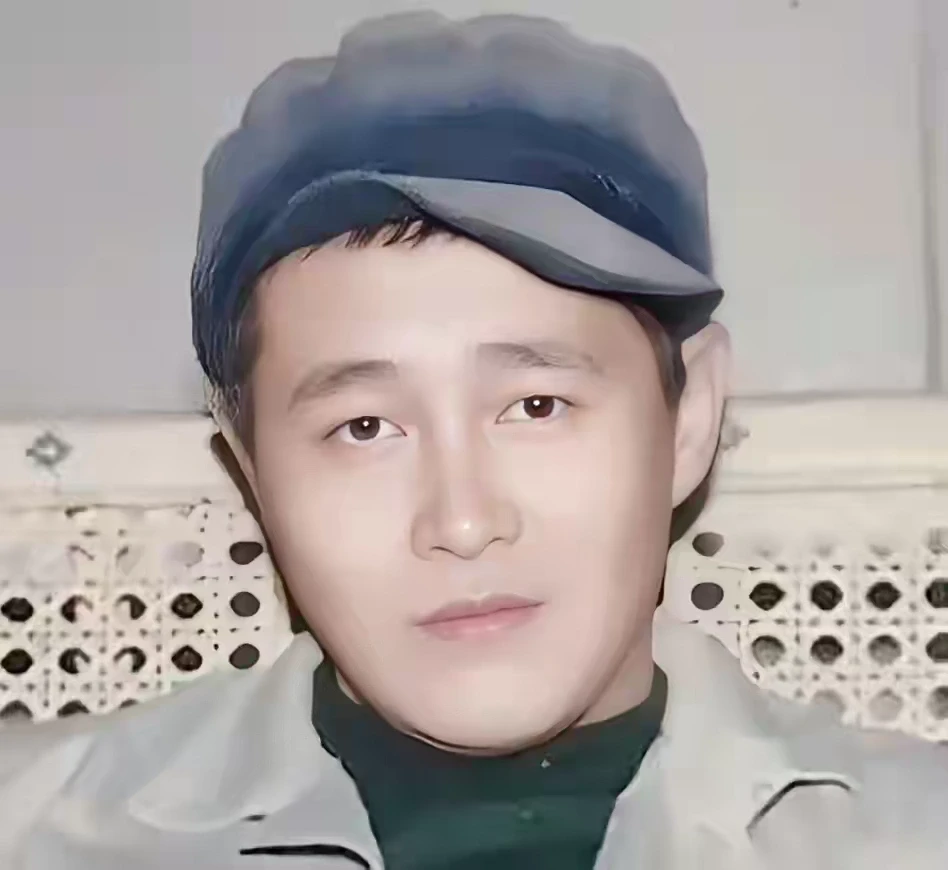 铁岭市莲花乡石嘴沟村曲艺宣传队走出来的赵本山。