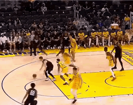 今日NBA夏季联赛，湖人103-83战胜热火。

全场比赛结束，湖人球员布朗尼-
