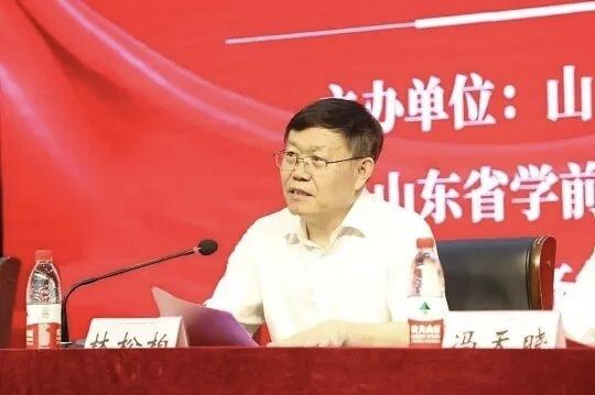 教育部师范专业认证学术委员会委员
教育部“国培计划”专家
山东省马克思主义类本科