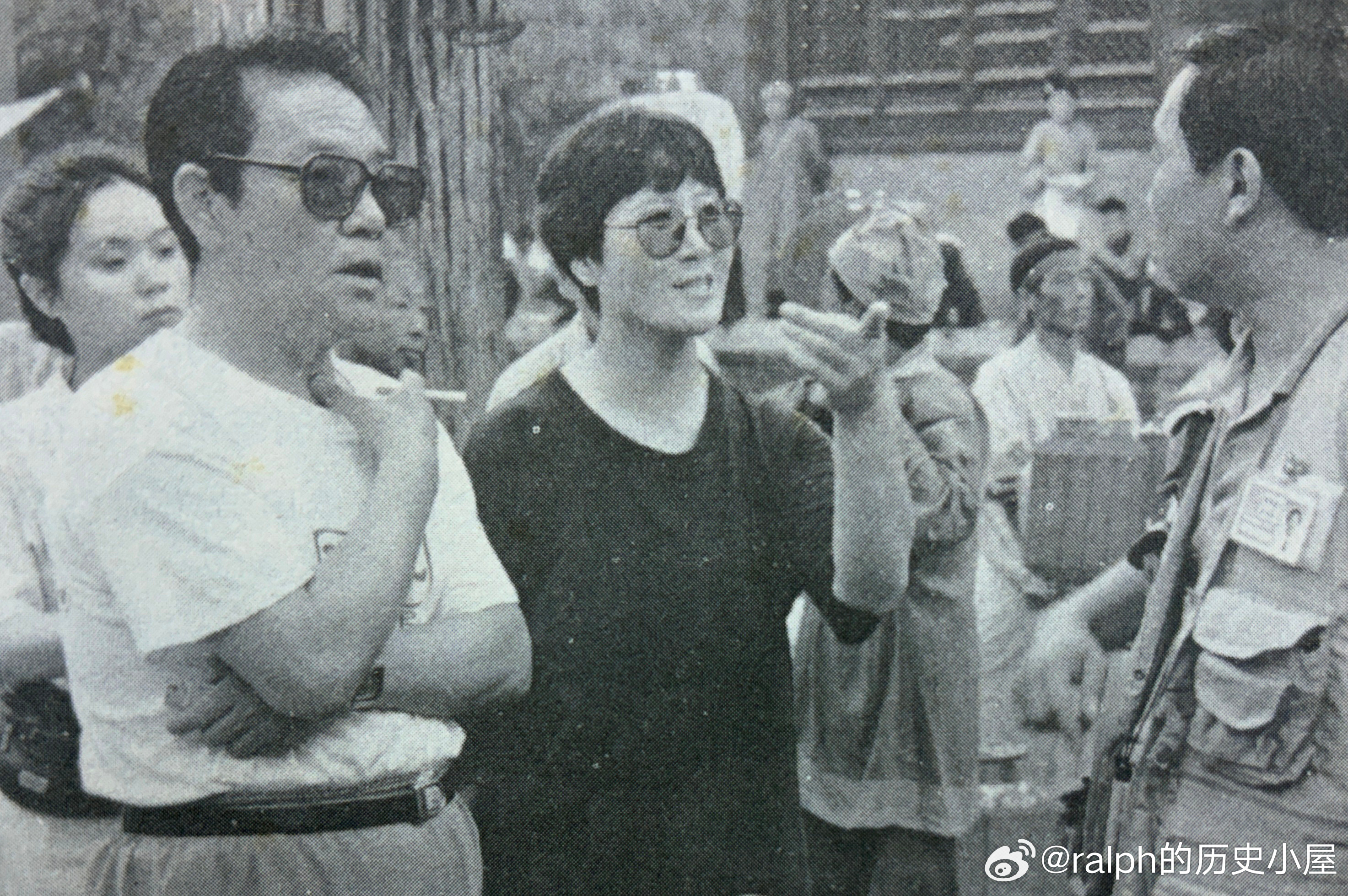 90年代中期在拍摄电视剧现场的单田芳历史影像