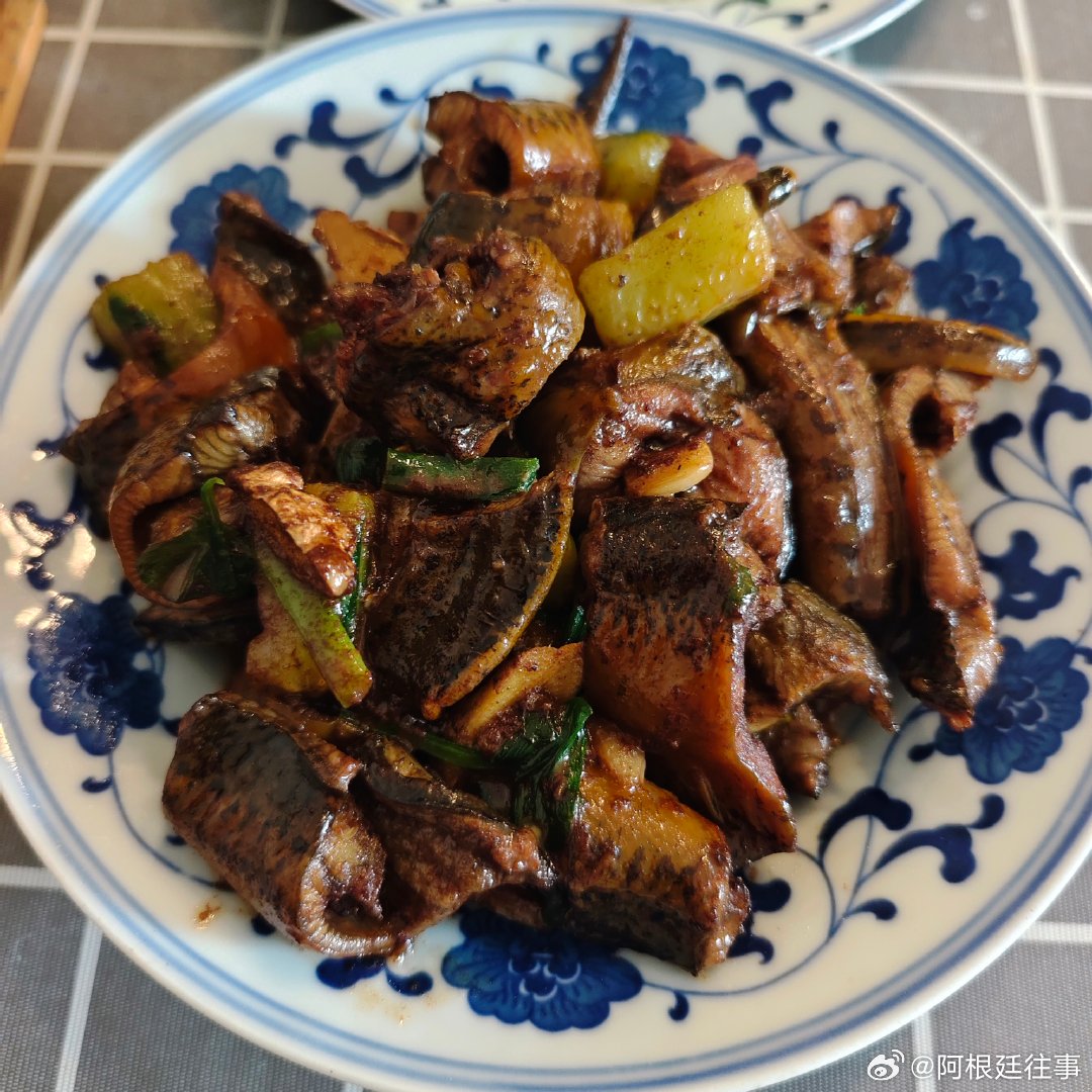 蹭饭 
