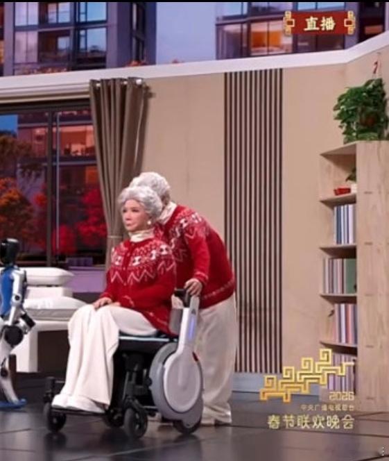 春晚克隆机器人，看着真吓人 （蔡明机器人） 
