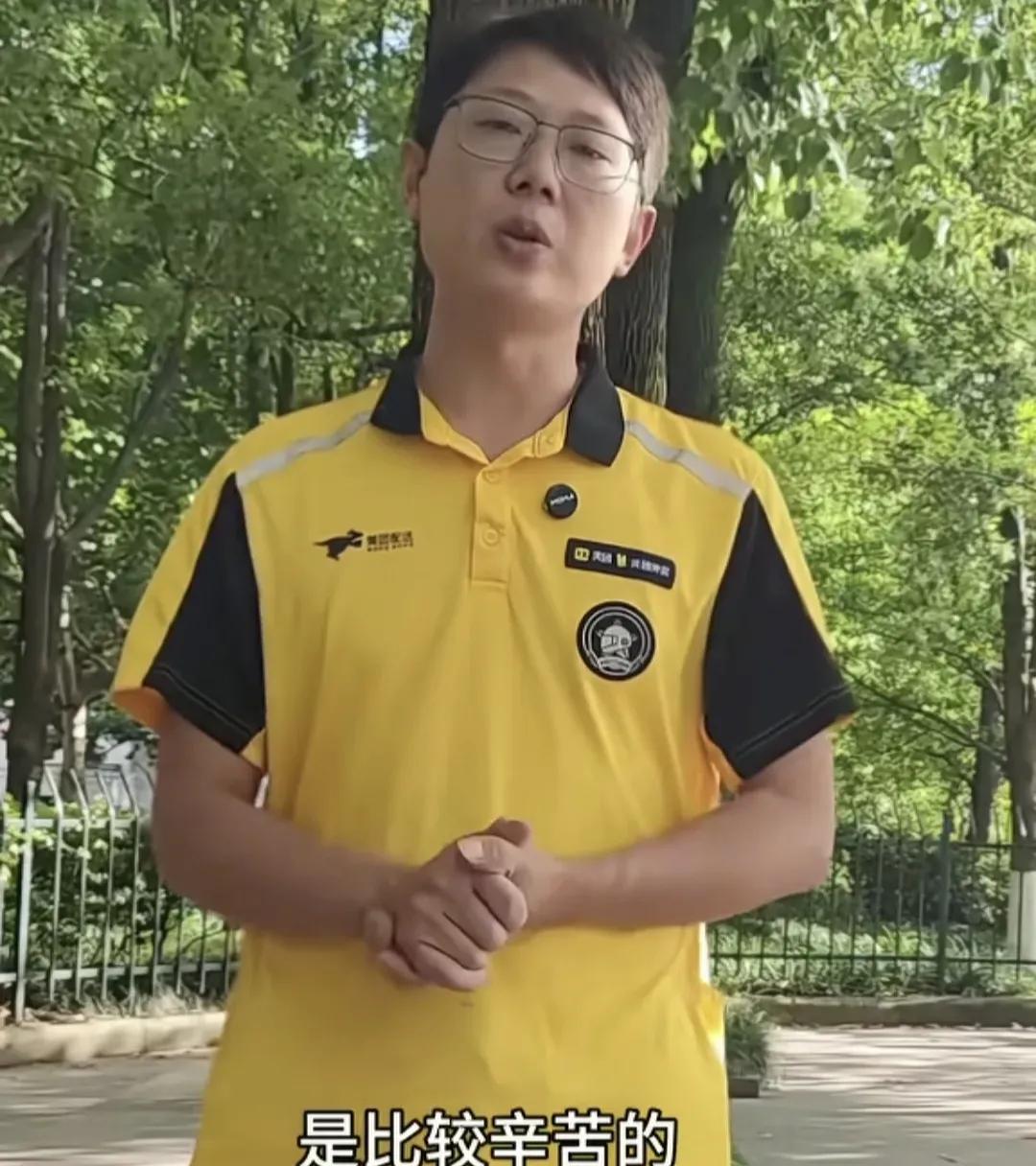 当年从十几米高杭州钱江三桥跳江救人，三年了，彭清林还在送外卖
一晃三年，从杭州钱