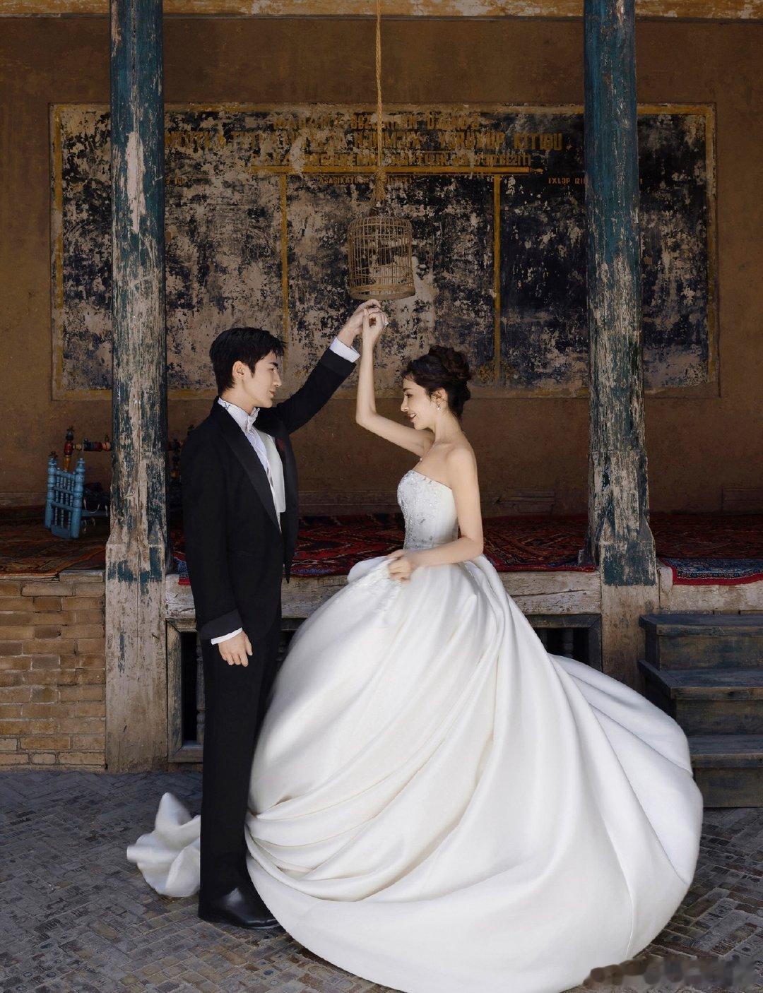 姜潮麦迪娜后面还有一场婚礼姜潮麦迪娜婚礼一共有两场姜潮麦迪娜真的很看重仪式感，特