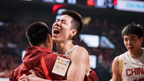 中国男篮战胜日本男篮 中国男篮赢得真不容易，从准备前期到整个比赛过程，都是一波三