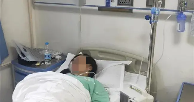 民间故事 西安一男子夜闯足浴店女员工宿舍强行非礼！一女子反抗后被打至尿