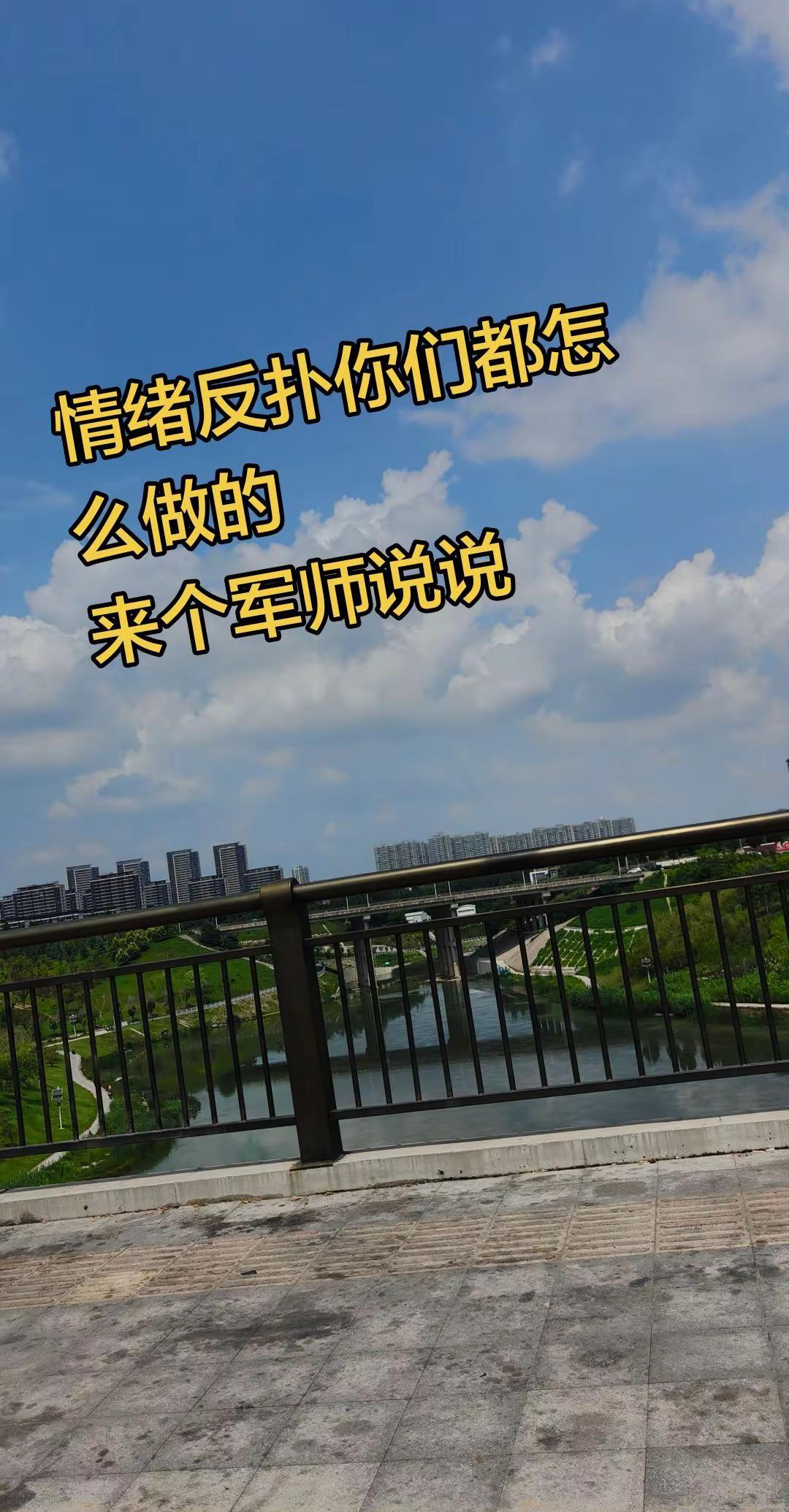 思念是种病，病入膏肓怎么治。很多时候不是放不下那个人，是放不下那段真心投入过的自