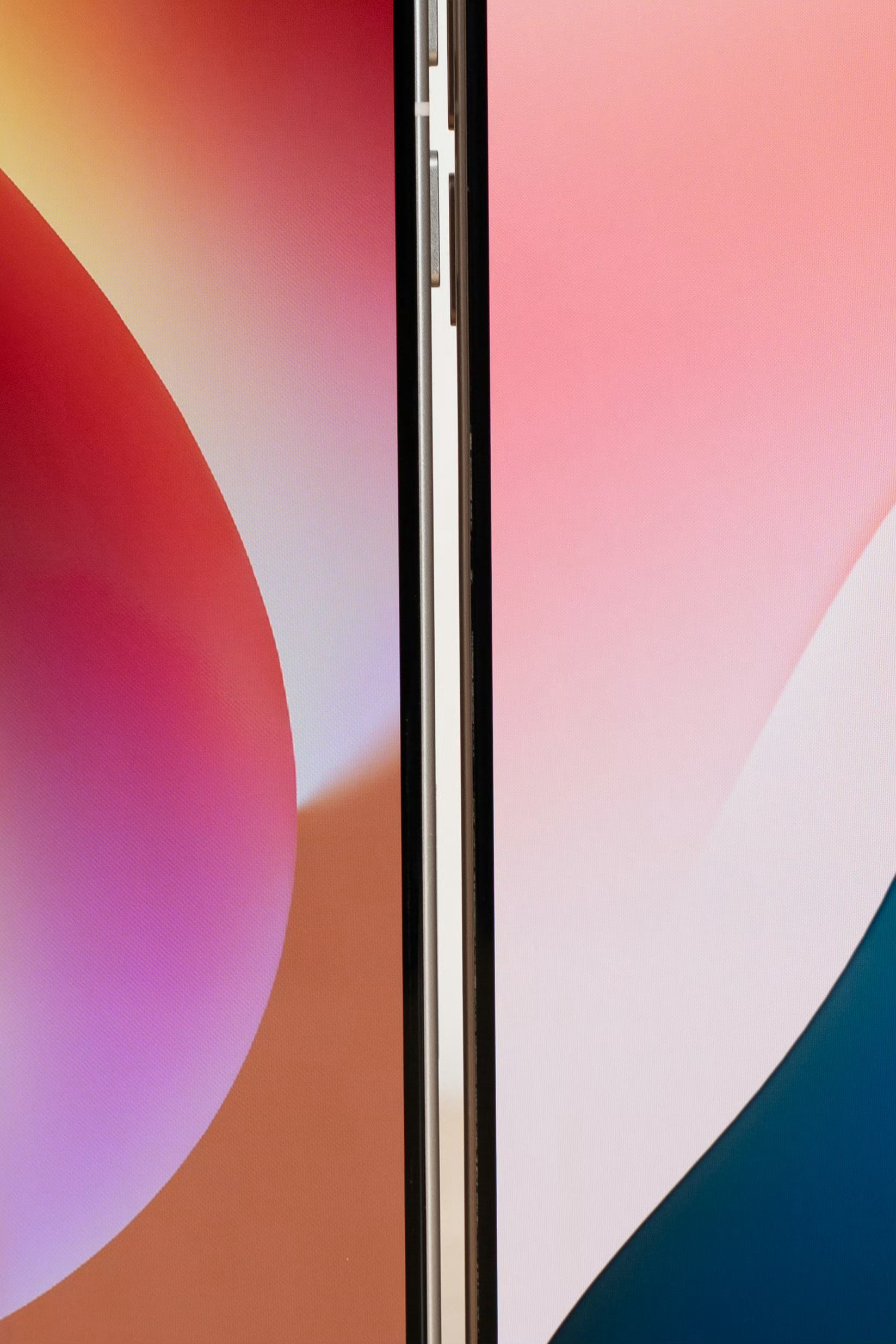 OPPO Find X8 Ultra 和X8s的边框封装与苹果的对比这工艺制造能