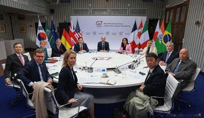 法国还真是永远讲最硬的话、做最圆滑的事，为讨好特朗普在巴黎举行的G7环境部长会议